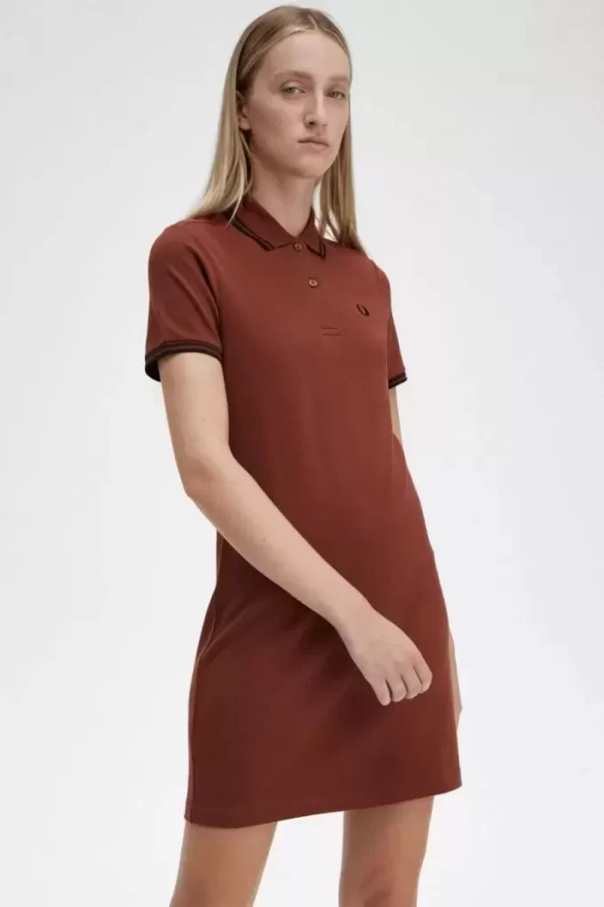 Vestido de mujer con camisa con ribete doble Vestido de mujer con camisa con ribete doble