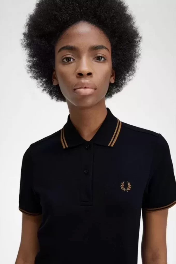 Vestido de mujer con camisa con ribete doble Vestido de mujer con camisa con ribete doble