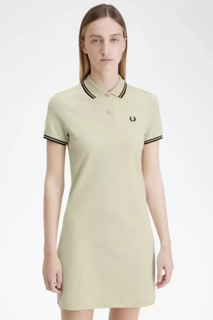 Vestido de mujer con camisa con ribete doble Vestido de mujer con camisa con ribete doble