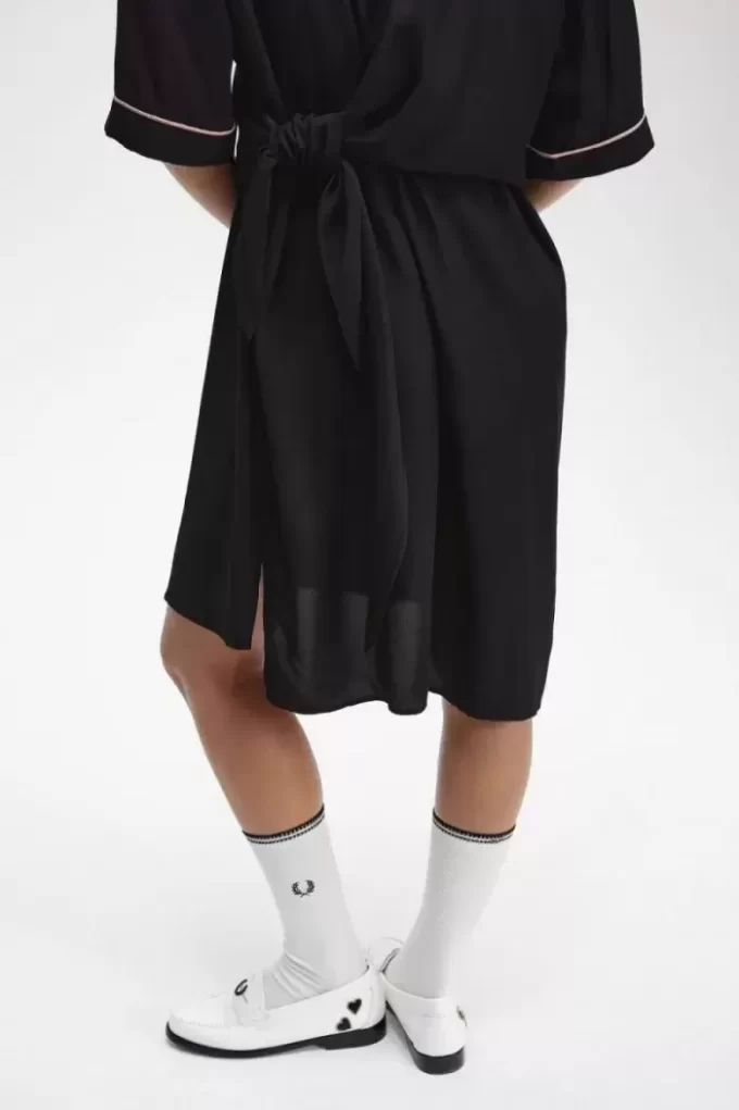 Vestido de mujer con camisa de bolos Vestido de mujer con camisa de bolos
