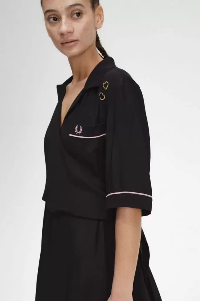 Vestido de mujer con camisa de bolos Vestido de mujer con camisa de bolos