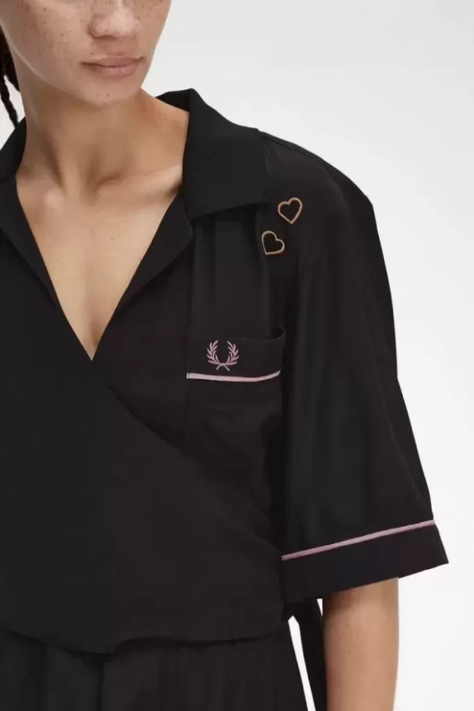 Vestido de mujer con camisa de bolos Vestido de mujer con camisa de bolos