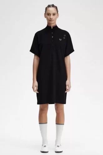 Vestido de mujer con camisa de piqué con ribete Vestido de mujer con camisa de piqué con ribete