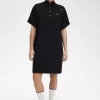 Vestido de mujer con camisa de piqué con ribete Vestido de mujer con camisa de piqué con ribete