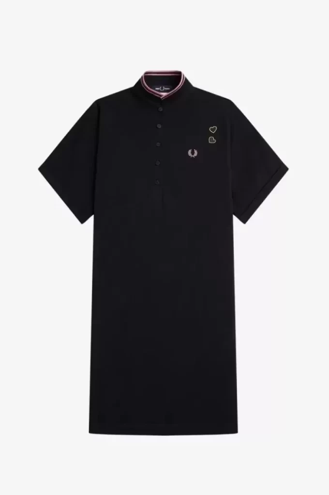 Vestido de mujer con camisa de piqué con ribete Vestido de mujer con camisa de piqué con ribete