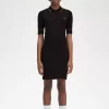 Vestido de mujer con camisa de punto acanalado Vestido de mujer con camisa de punto acanalado