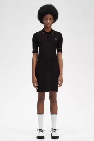 Vestido de mujer con camisa de punto acanalado