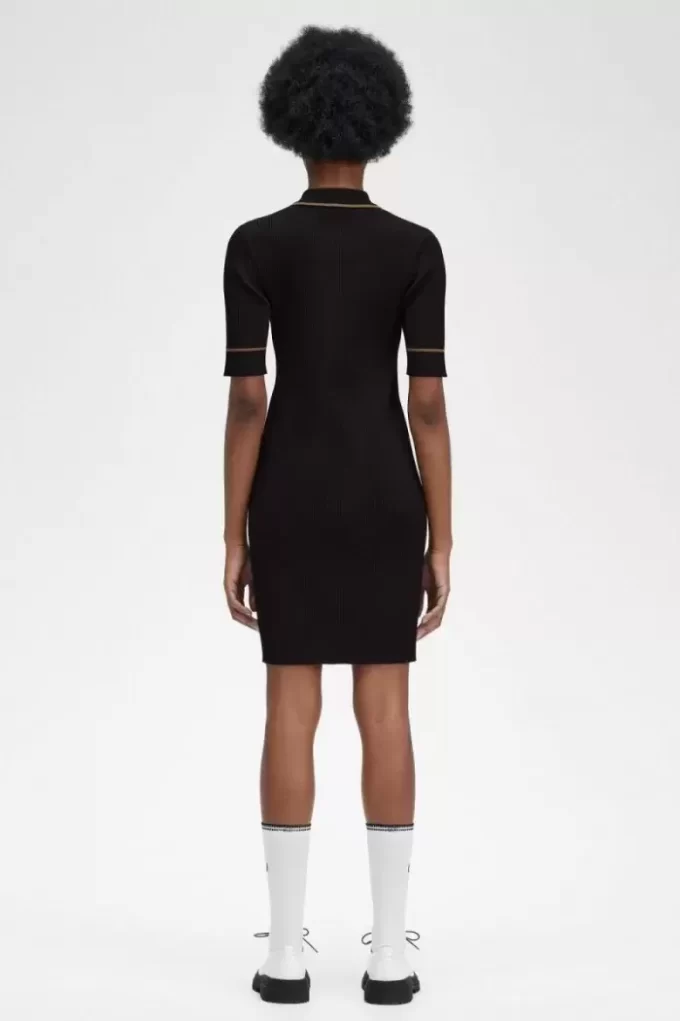 Vestido de mujer con camisa de punto acanalado Vestido de mujer con camisa de punto acanalado