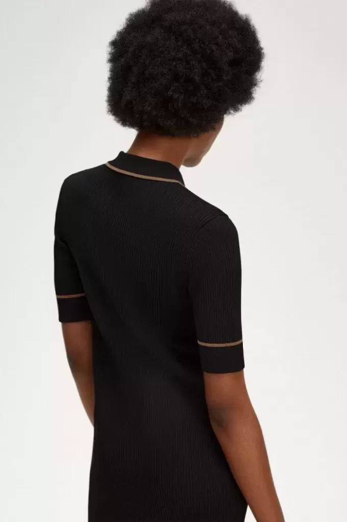 Vestido de mujer con camisa de punto acanalado Vestido de mujer con camisa de punto acanalado