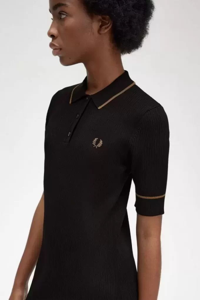 Vestido de mujer con camisa de punto acanalado Vestido de mujer con camisa de punto acanalado