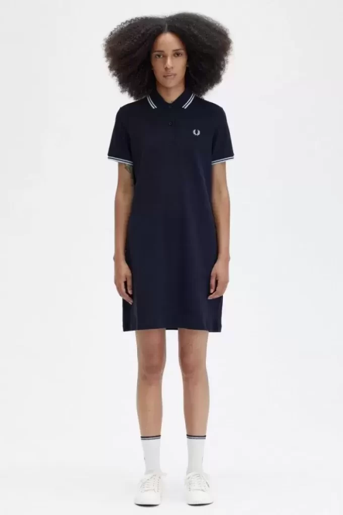 Vestido de mujer con dos ribetes Vestido de mujer con dos ribetes