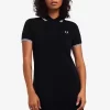 Vestido de mujer con dos ribetes Vestido de mujer con dos ribetes