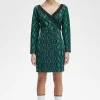 Vestido de mujer con estampado de serpiente y hombros descubiertos Vestido de mujer con estampado de serpiente y hombros descubiertos
