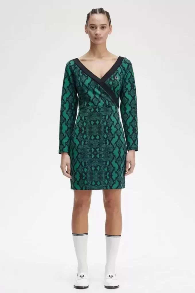 Vestido de mujer con estampado de serpiente y hombros descubiertos Vestido de mujer con estampado de serpiente y hombros descubiertos