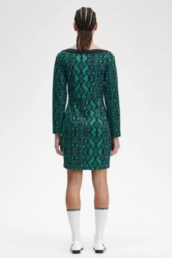 Vestido de mujer con estampado de serpiente y hombros descubiertos Vestido de mujer con estampado de serpiente y hombros descubiertos