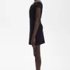 Vestido de mujer con hombros descubiertos Vestido de mujer con hombros descubiertos