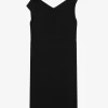 Vestido de mujer con hombros descubiertos Vestido de mujer con hombros descubiertos