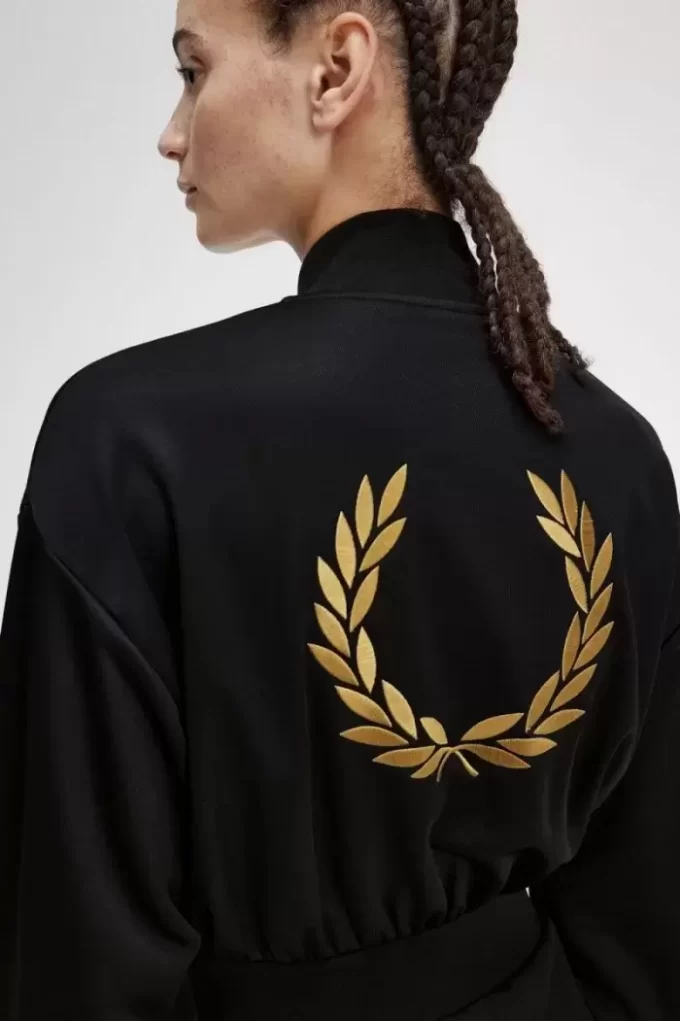 Vestido de mujer con mono y cremallera Vestido de mujer con mono y cremallera