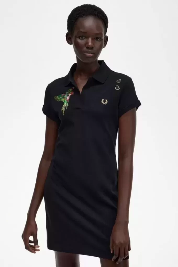 Vestido de mujer de piqué bordado Vestido de mujer de piqué bordado