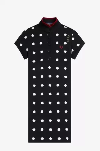 Vestido de mujer de piqué con estampado de lunares Vestido de mujer de piqué con estampado de lunares