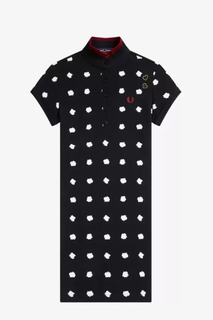Vestido de mujer de piqué con estampado de lunares Vestido de mujer de piqué con estampado de lunares