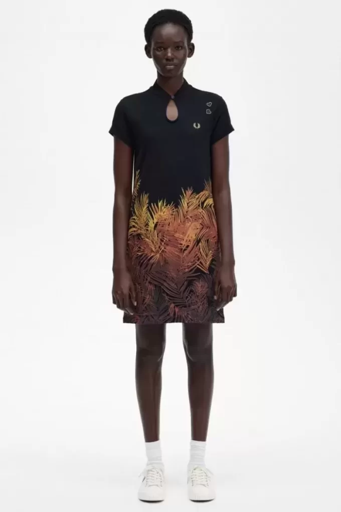 Vestido de mujer de piqué con estampado de palmeras Vestido de mujer de piqué con estampado de palmeras