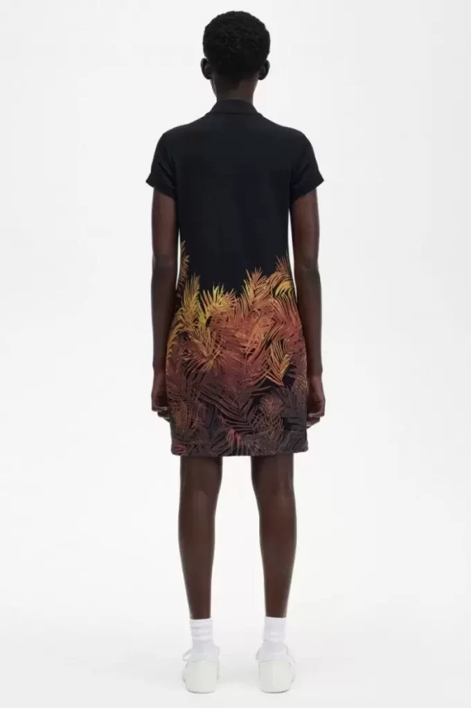 Vestido de mujer de piqué con estampado de palmeras Vestido de mujer de piqué con estampado de palmeras