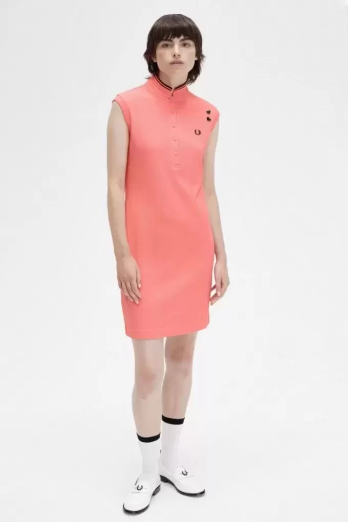 Vestido de mujer de piqué con ribete estampado Vestido de mujer de piqué con ribete estampado