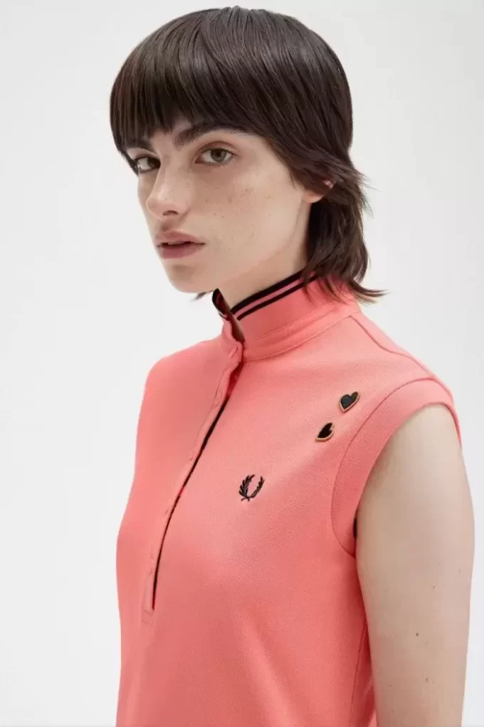 Vestido de mujer de piqué con ribete estampado Vestido de mujer de piqué con ribete estampado