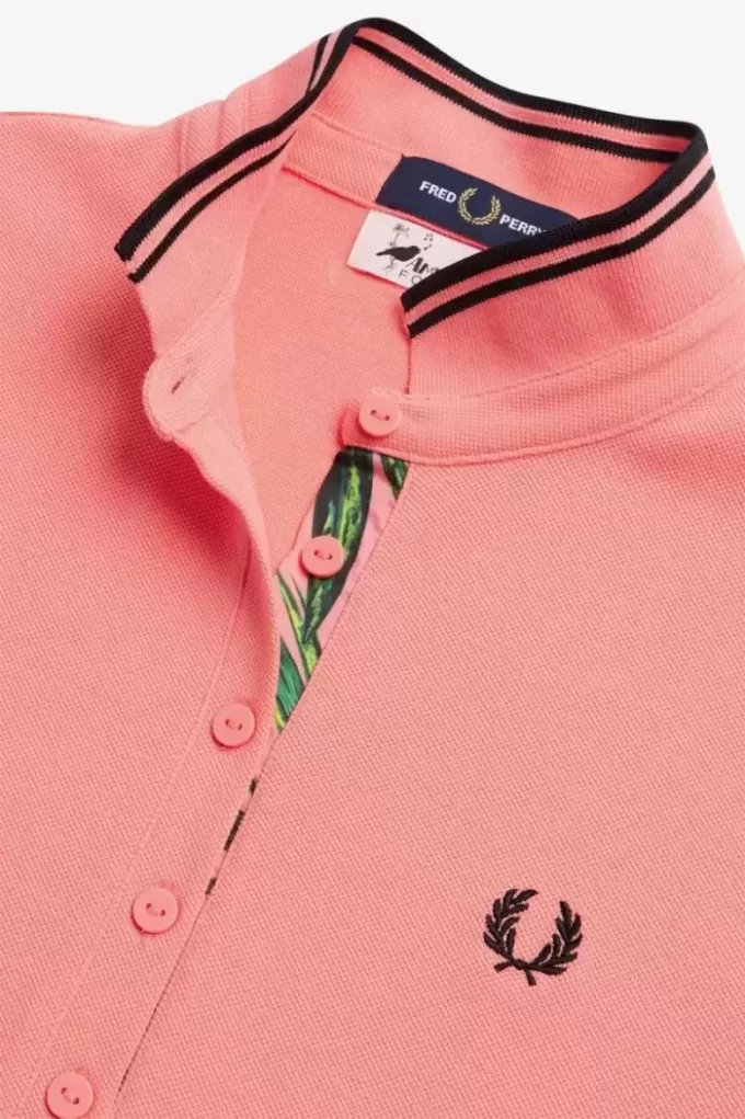 Vestido de mujer de piqué con ribete estampado Vestido de mujer de piqué con ribete estampado