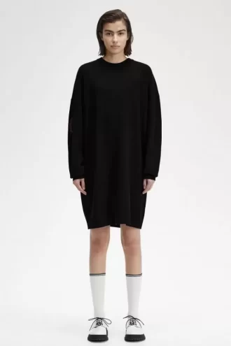 Vestido de punto para mujer con corona de laurel Vestido de punto para mujer con corona de laurel
