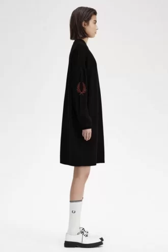 Vestido de punto para mujer con corona de laurel Vestido de punto para mujer con corona de laurel