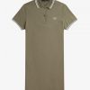 Vestido Fred Perry con ribetes gemelos Vestido Fred Perry con ribetes gemelos