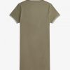 Vestido Fred Perry con ribetes gemelos Vestido Fred Perry con ribetes gemelos
